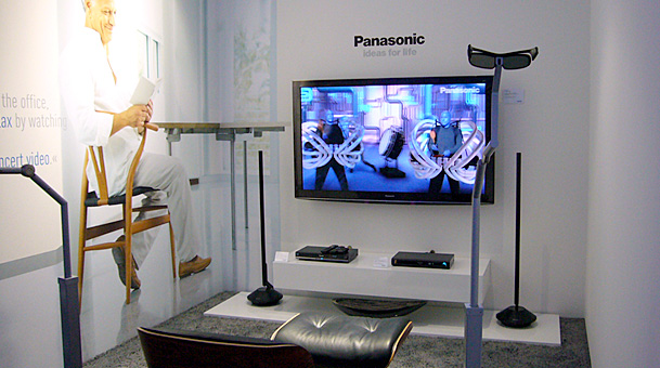 Panasonic PT-AE7000: primer proyector 3D en utilizar un sistema de paneles  LCD transparentes a 480Hz