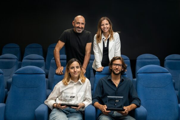 Jaume Balagueró y Carlota Pereda (arriba) y Lucas Parra y Marina Figueras (abajo)