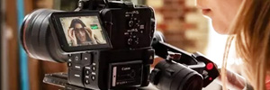 Canon EOS C80, com gravação 6K e dimensões reduzidas, completa família de câmeras de cinema profissionais