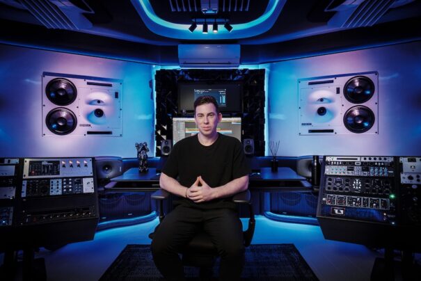 Hardwell en su estudio