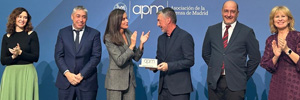 Ricardo Medina, creador de ‘Madrid Directo’, recibe de la Reina el Premio APM por los 30 años del programa