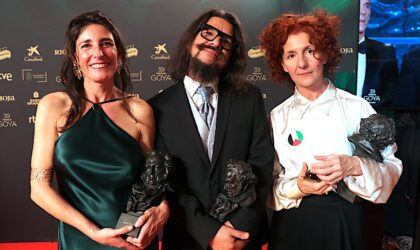 Diana Sagrista, Eva Valiño y Antonin Dalmasso con el Goya a mejor sonido